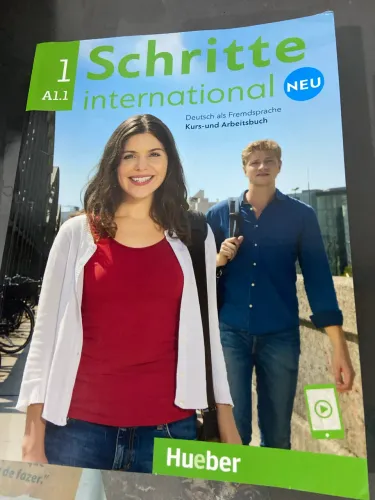 Livro didático para estudo do Alemão - Schritte internacional neu A1.1