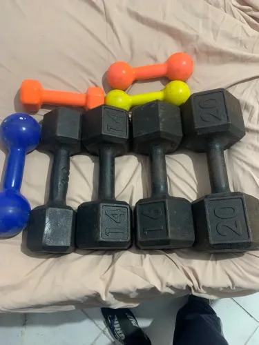 Kit de halteres 2,5,10,14,16,20( não é par)