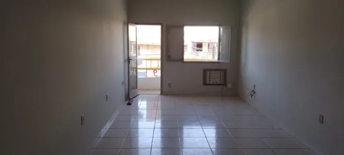 Sala Comercial em Itaipuaçu - 40 m² com Banheiro e Varanda