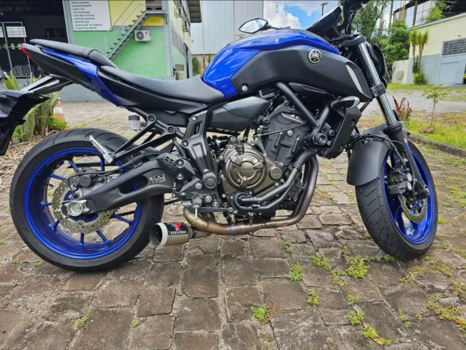 Escapamento Esportivo caracol Mt07