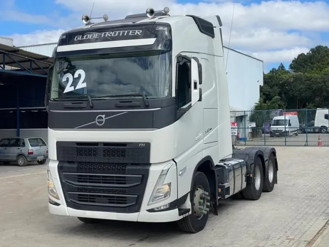 VOLVO FH 540 6X4 ANO 2022 TETO ALTO - COM 509 MIL KM - DEFLETOR DE AR + INTERIOR PERS.