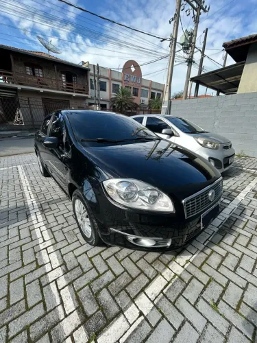 Fiat Linea Essence 1.8 Flex 16V 4P 2013