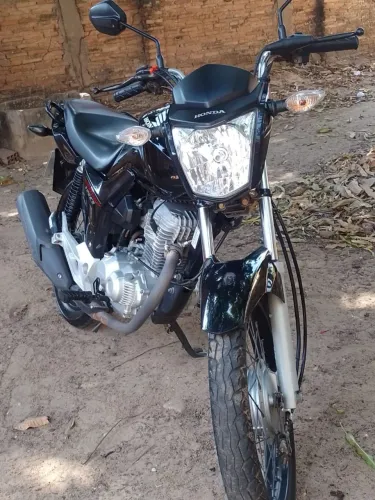 Venda ou troca por carro! Moto novo bem conservada, apenas com alguns detalhes do tempo