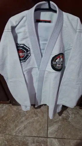 Troco 2 kimonos novos nunca usados A3 por placas de tatames usados