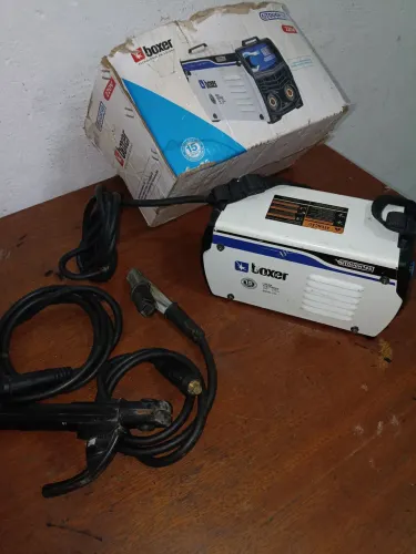 Máquina de solda Boxr 150 amperes nova