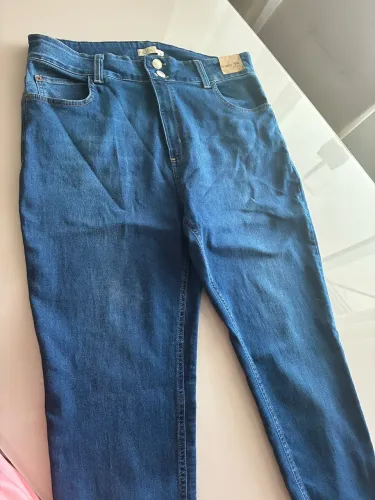Calça jeans 54 NOVA