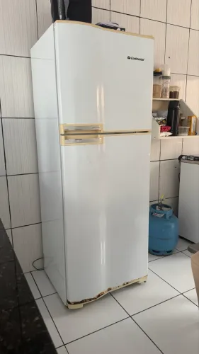 Vendo Geladeira Grande E espaçosa