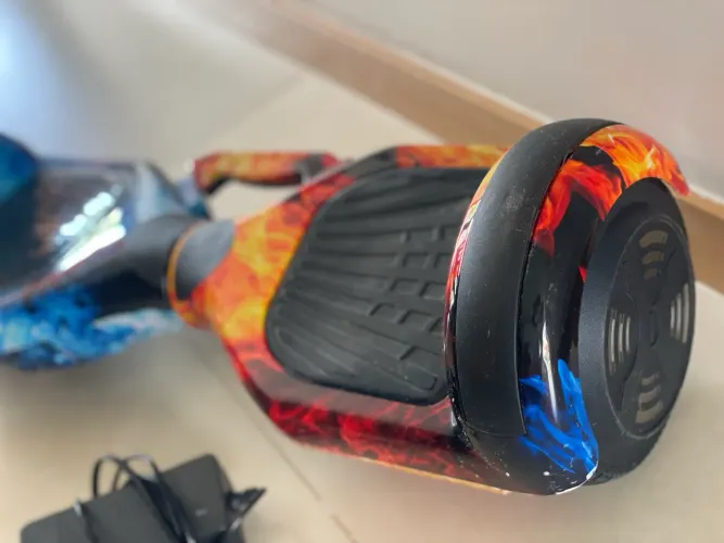 Skate Elétrico Hoverboard 6.5 Som Bluetooth Seminovo - Com Luz Led Roxo Cor Fogo E Água