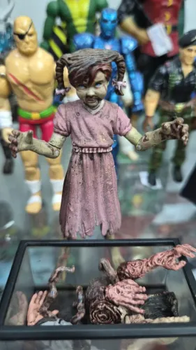 Boneco Zombie Penny Blake Walking Dead Mcfarlane Toys 13cm