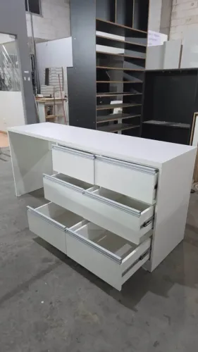 Comoda  06 Gavetas com MESA - Moveis sob encomenda 