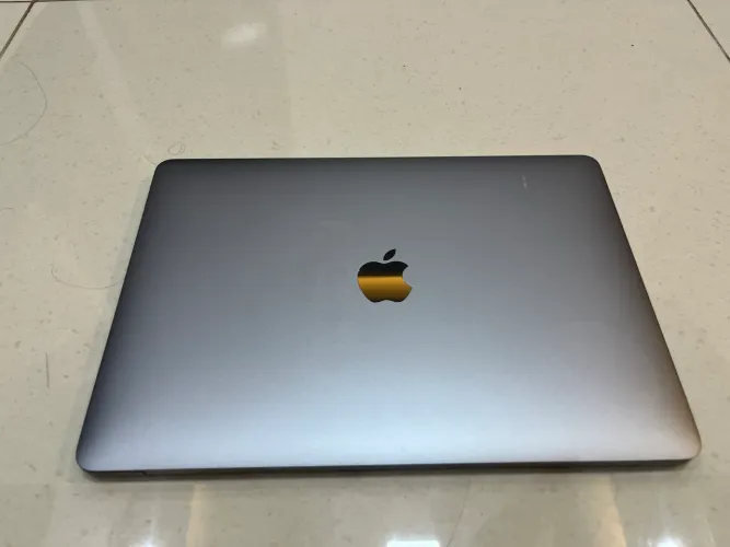 MacBook Pro 2018 16GB RAM SSD - Rápido e Conservado