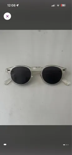 Oculos de sol redondo transparente