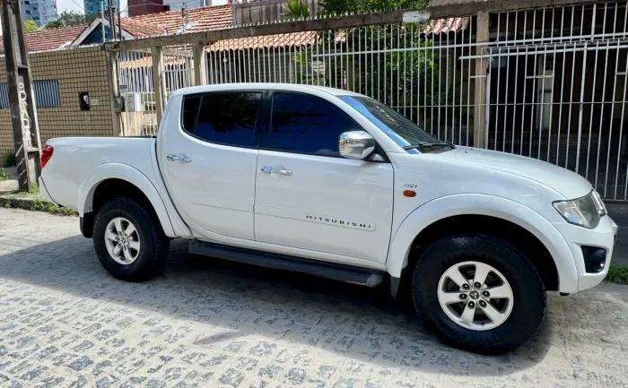 Mitsubishi L200 Triton HPE 3.2 CD TB Int.diesel MEC 2012