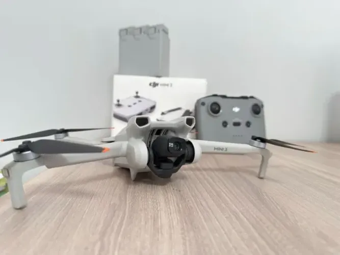 Drone DJI MINI 3 - Combo com 3 baterias