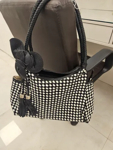 Bolsa média preto e branco mova