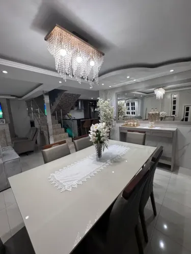 Apartamento para venda tem 270 metros quadrados com 3 quartos