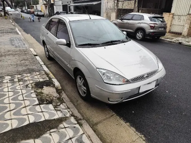 Ford Focus Sedan 2.0 16v/2.0 16V Flex 4P Aut. 2004