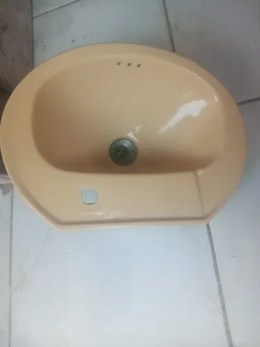 Pia de banheiro de louça. Negociável!