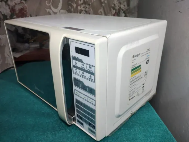 Microondas Midea Espelhado 20LT - ENTREGA GRÁTIS (consultar região)