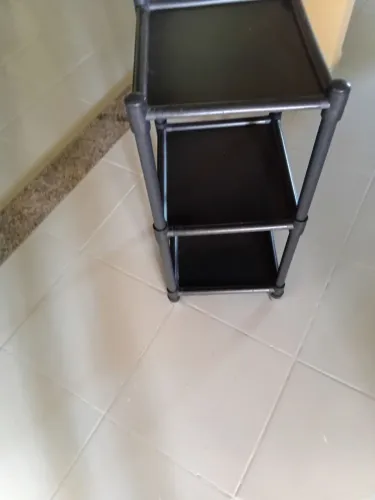 Mesa plástico com 3 prateleiras multi utilidades 