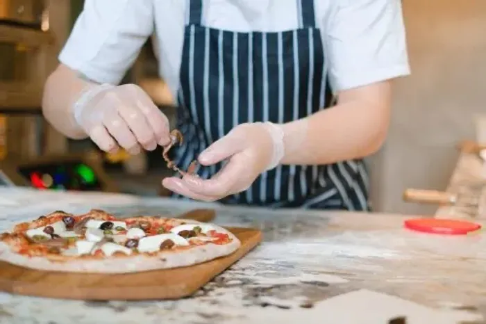 Contraste pizzaiolo com experiência. Leia a discrição