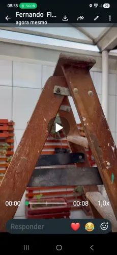 Escada de madeira