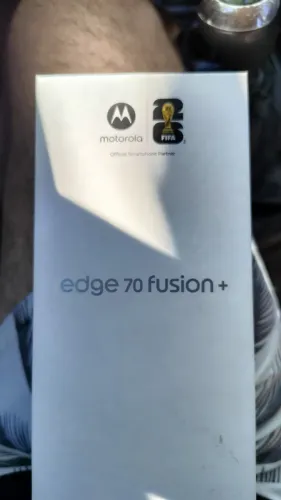 Vende Motorola edge70 fusion + com 0 dias de uso na cor roxa