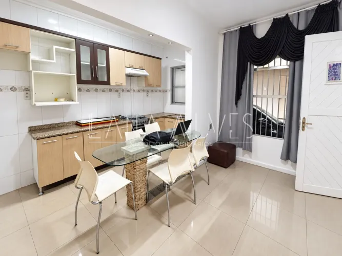 Casa com 3 Quarto(s) e 4 banheiro(s) para Alugar, 150 m² por R$ 5500 / Mês