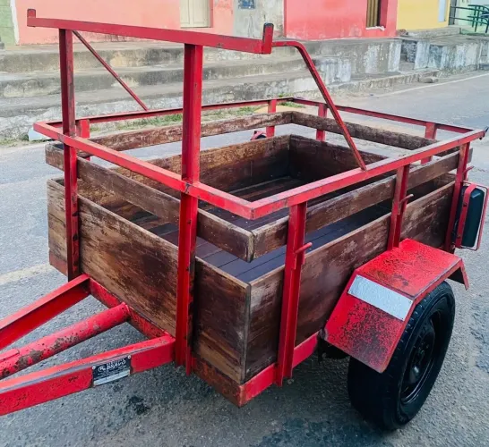 Carrocinha reforçada de 1 eixo, emplacada 2026