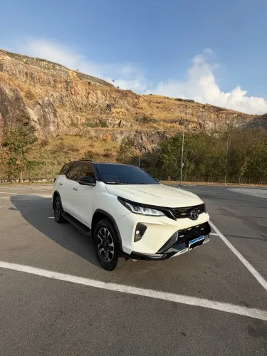 Toyota Hilux SW4 SRX 4X4 2.8 TDI 16V Dies. Aut. 2019