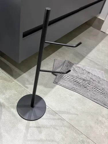 Porta Papel Higiênico de Chão Preto Fosco Base Redonda