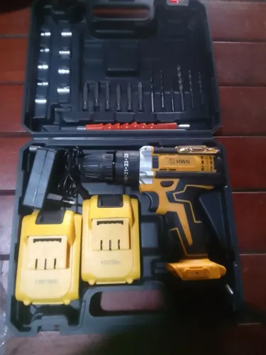 Vendo parafuzadeira nova na caixa com 2 bateria nova