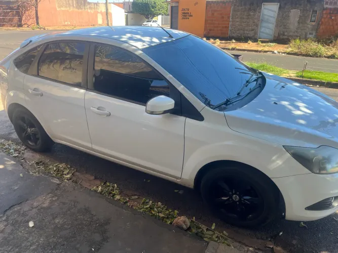 Ford Focus 1.6 S/se/se Plus Flex 8v/16v 5P 2011