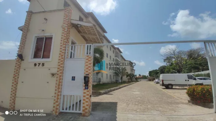 Apartamento com 3 dormitórios para alugar, 63 m² por R$ 1.662,00/mês - Eusébio - Eusébio/C