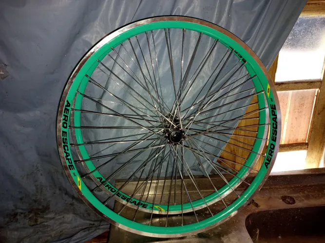 Vendo par de aro aero escape raiada 