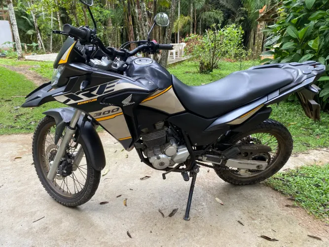 XRE Adventure 2021/2022 Super conservada