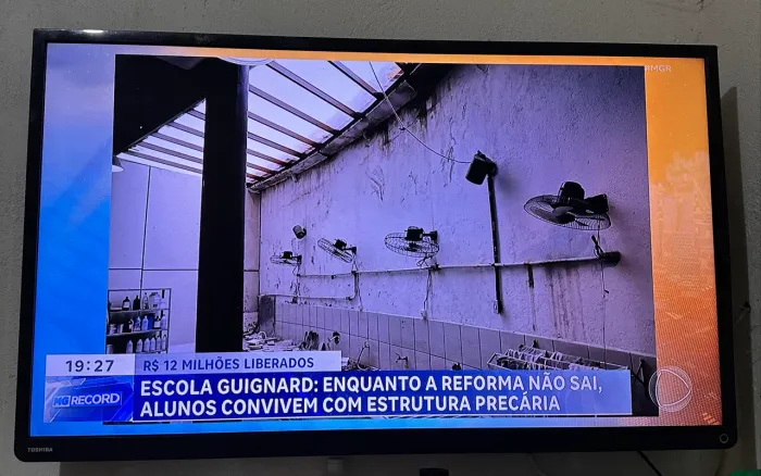 TV TOSHIBA 40 polegadas NÃO É SMART , em perfeito estado , funciona PERFEITAMENTE