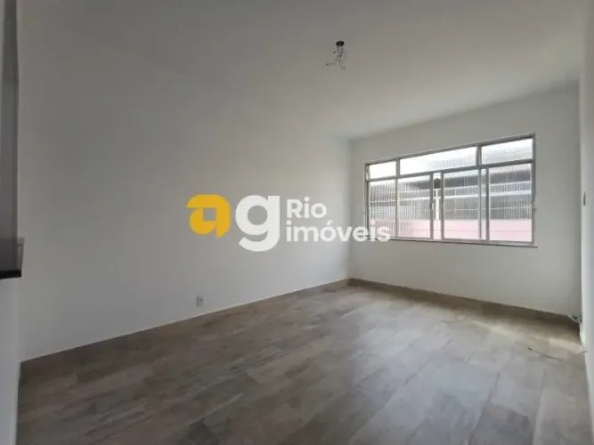 Casa do Tipo sobrado / Totalmente reformada / Vila fechada