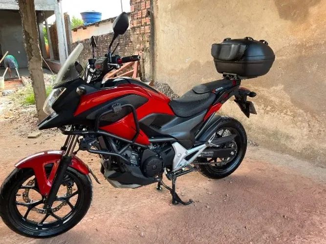 Motocicleta impecável