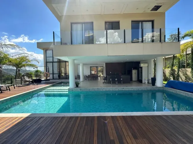 Casa em Confins no Condomínio Gran Roaylle