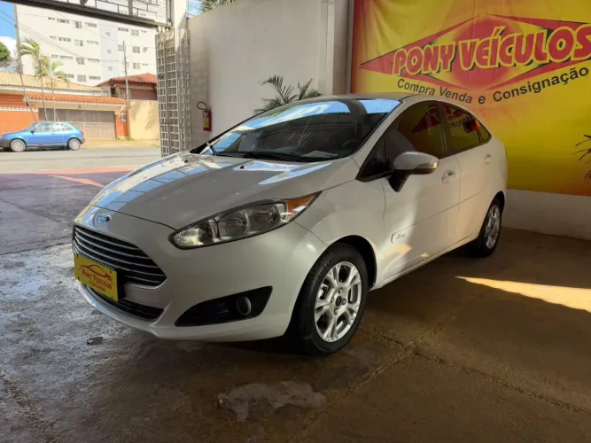 Ford Fiesta Sedan SE 1.6 16V Flex 4P 2014