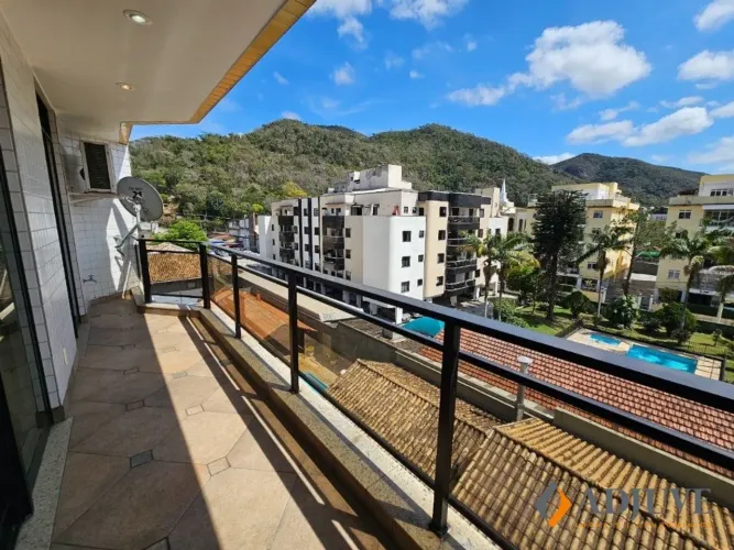 Cobertura à Venda em Corrêas, Petrópolis/Rj