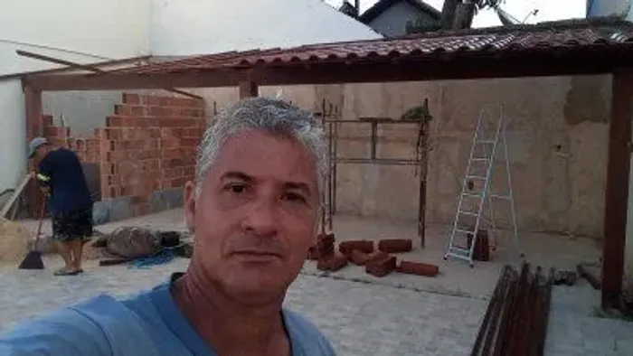 PEDREIRO DE CONFIANÇA, NAO SE ARRISQUE C MAO DE OBRA RUIM.