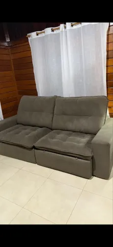 Sofá retrátil extremamente confortável