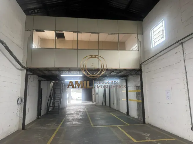 LJC Aluga Galpão Comercial de 475m² com Habite-se, Chácaras Reunidas, Zona Sul de São José