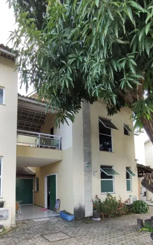 Vendo duplex em condomínio fechado na lagoa redonda.