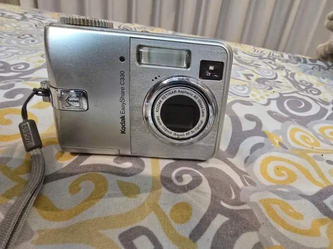 Câmera Kodak Easy Sahare C330 totalmente fumcional 