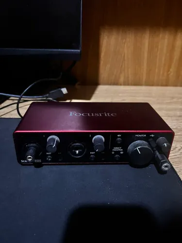 Focusrite Scarlett 2i2