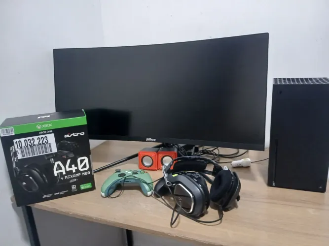 XBOX SERIES X 1TB / FONE ASTRO A40 / MUNITOR TELA CURVA 30 POLEGADA 