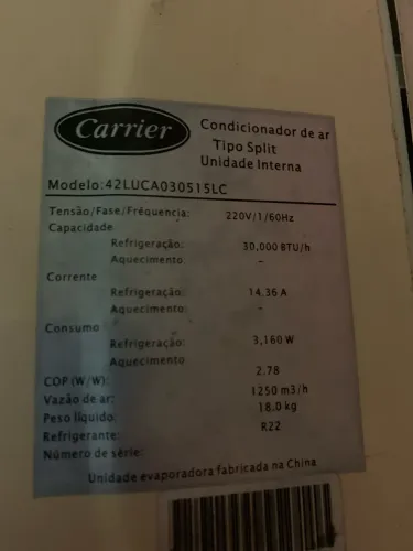 Ar condicionado Carrier 30 mil BTUs 220v + cortina de ar